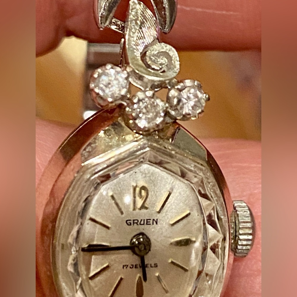 GRUEN 14k white gold wrist watch for smaller wrists & 6 diamonds 17 jewels Swiss